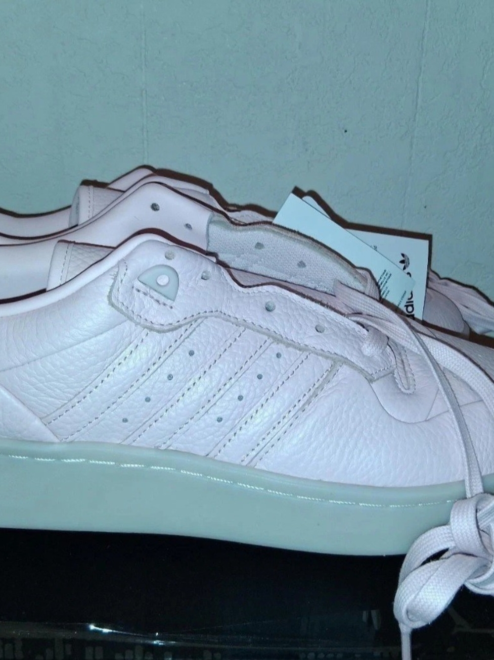 Men's Adidas Rivalry Lux Low shoes in the Sandy Pink Size 11.5